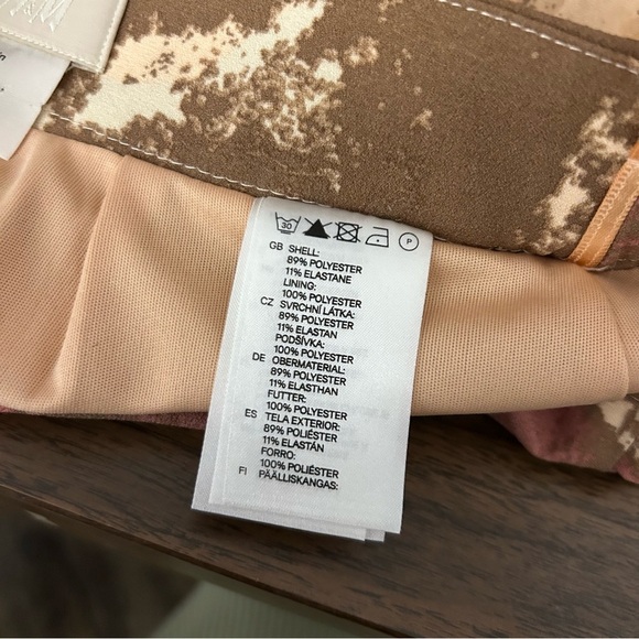 ❤️ H&M Abstract Print Women's Skirt 4 - Picture 5 of 10